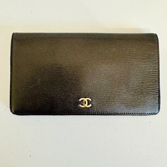 EUC CHANEL CAVIAR DARK BROWN CHOCOLATE SEVRUGA YEN BIFOLD WALLET MADE IN FRANCE - Picture 1 of 15